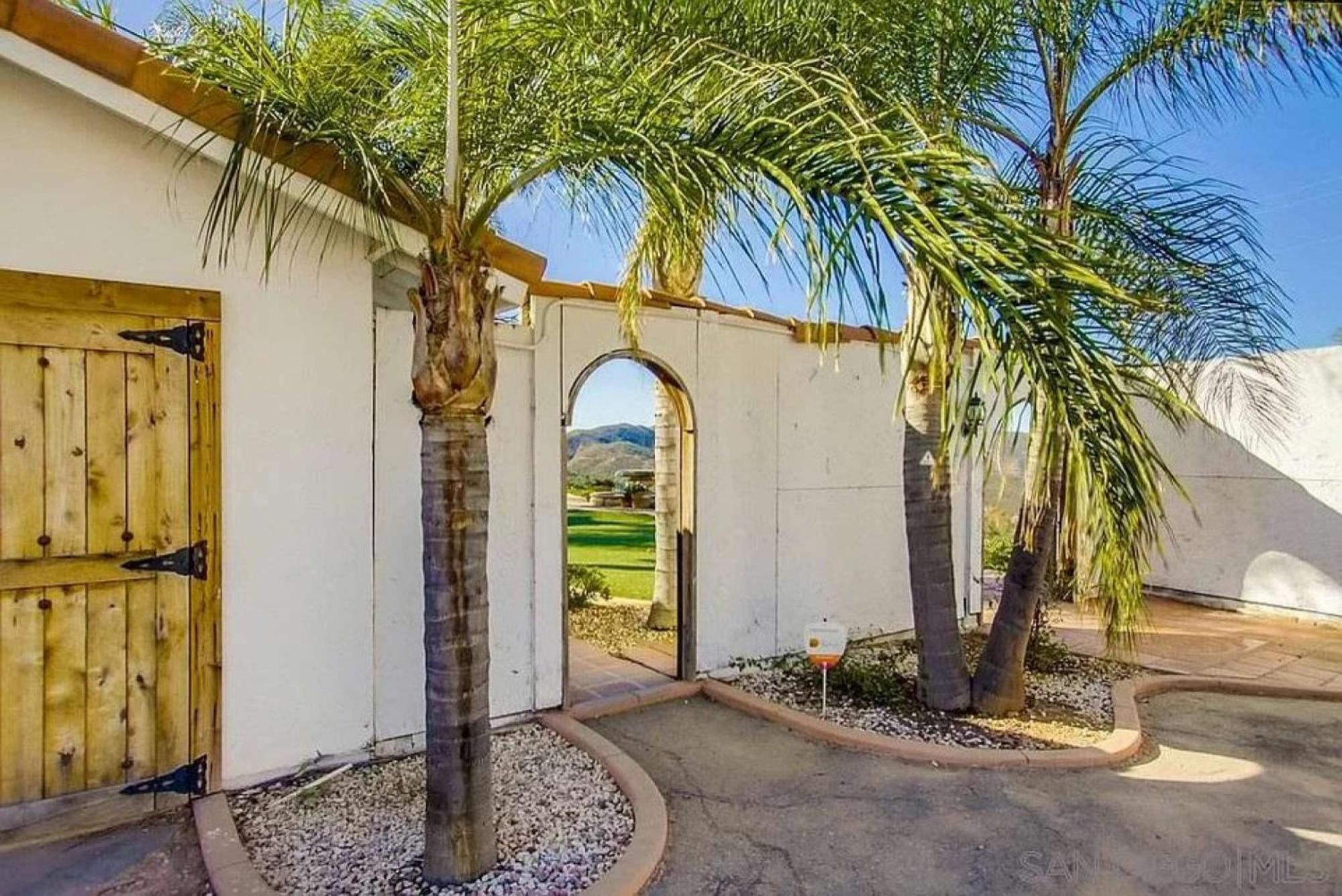 Private Home On 10 Acres - Heated Salt Pool & Jacuzzi, Mountain & City Views, Horseshoes, Basketball, Bbq, Golf Putting, Foosball, Croquet, Bose Stereo, White Cotton Bedding - Hilltop Hacienda, Pool Heat Optional Jamul Luaran gambar
