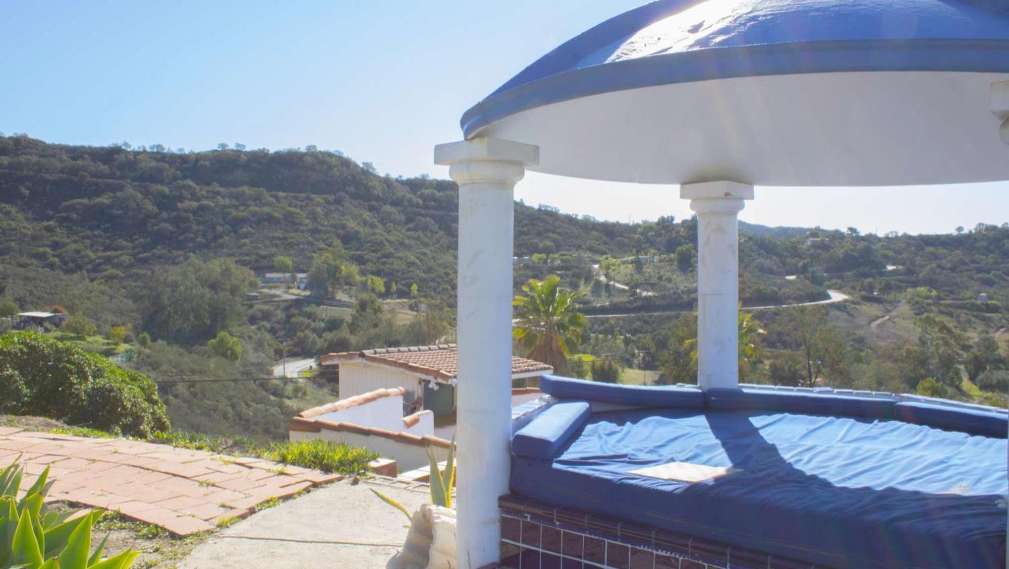 Private Home On 10 Acres - Heated Salt Pool & Jacuzzi, Mountain & City Views, Horseshoes, Basketball, Bbq, Golf Putting, Foosball, Croquet, Bose Stereo, White Cotton Bedding - Hilltop Hacienda, Pool Heat Optional Jamul Luaran gambar