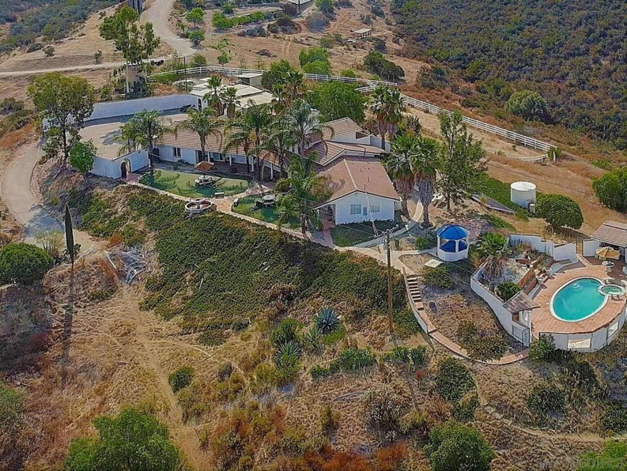 Private Home On 10 Acres - Heated Salt Pool & Jacuzzi, Mountain & City Views, Horseshoes, Basketball, Bbq, Golf Putting, Foosball, Croquet, Bose Stereo, White Cotton Bedding - Hilltop Hacienda, Pool Heat Optional Jamul Luaran gambar