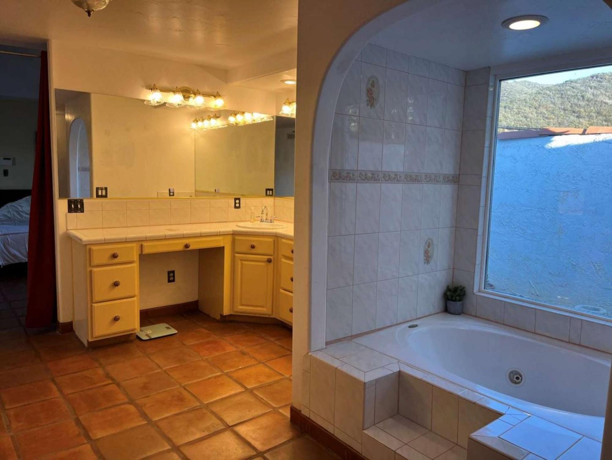 Private Home On 10 Acres - Heated Salt Pool & Jacuzzi, Mountain & City Views, Horseshoes, Basketball, Bbq, Golf Putting, Foosball, Croquet, Bose Stereo, White Cotton Bedding - Hilltop Hacienda, Pool Heat Optional Jamul Luaran gambar