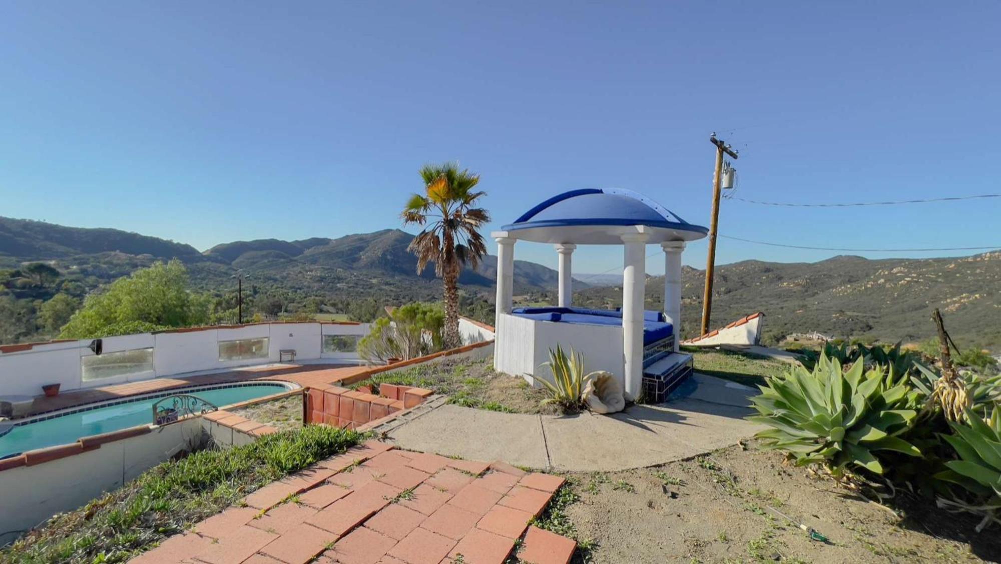 Private Home On 10 Acres - Heated Salt Pool & Jacuzzi, Mountain & City Views, Horseshoes, Basketball, Bbq, Golf Putting, Foosball, Croquet, Bose Stereo, White Cotton Bedding - Hilltop Hacienda, Pool Heat Optional Jamul Luaran gambar