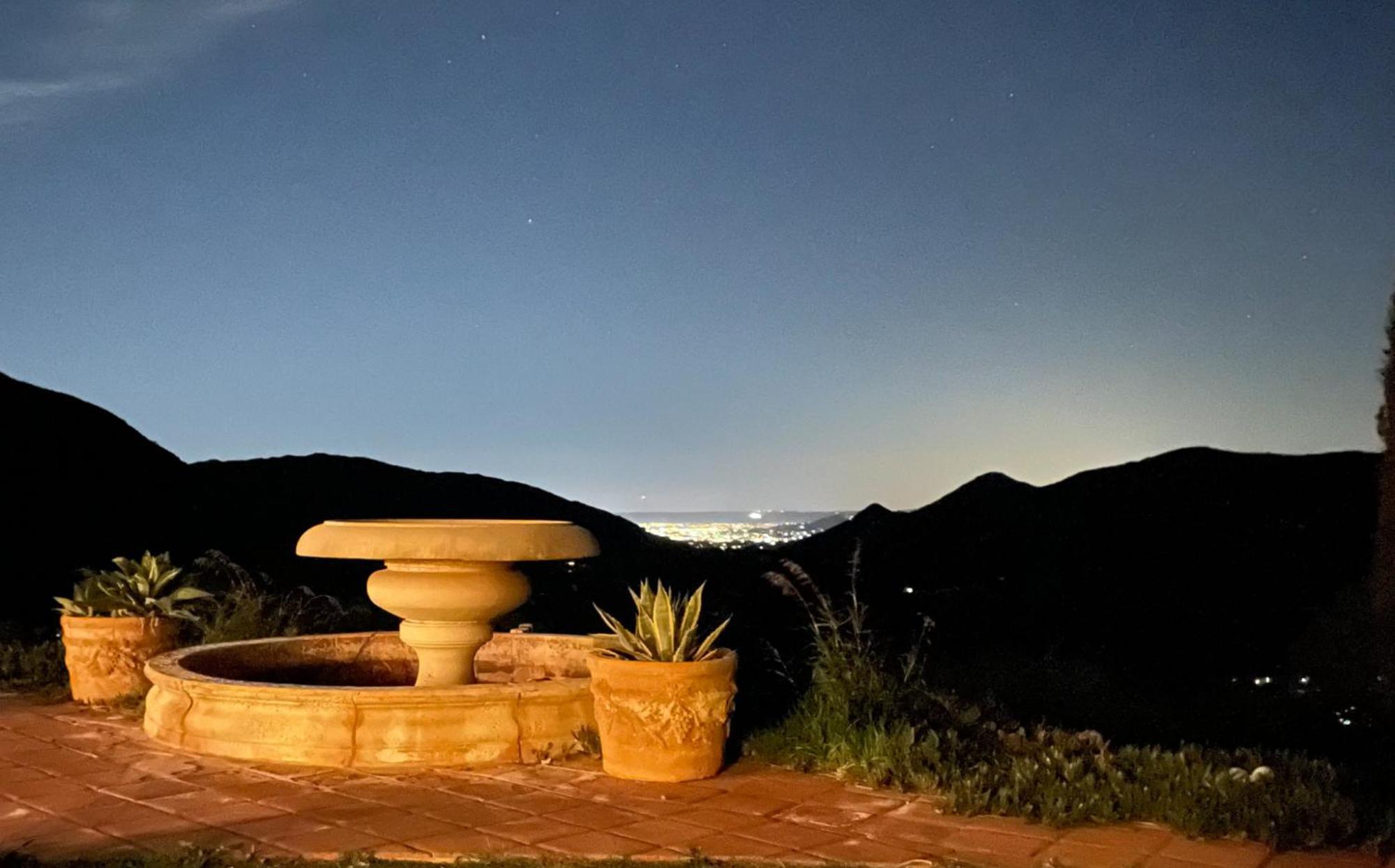 Private Home On 10 Acres - Heated Salt Pool & Jacuzzi, Mountain & City Views, Horseshoes, Basketball, Bbq, Golf Putting, Foosball, Croquet, Bose Stereo, White Cotton Bedding - Hilltop Hacienda, Pool Heat Optional Jamul Luaran gambar