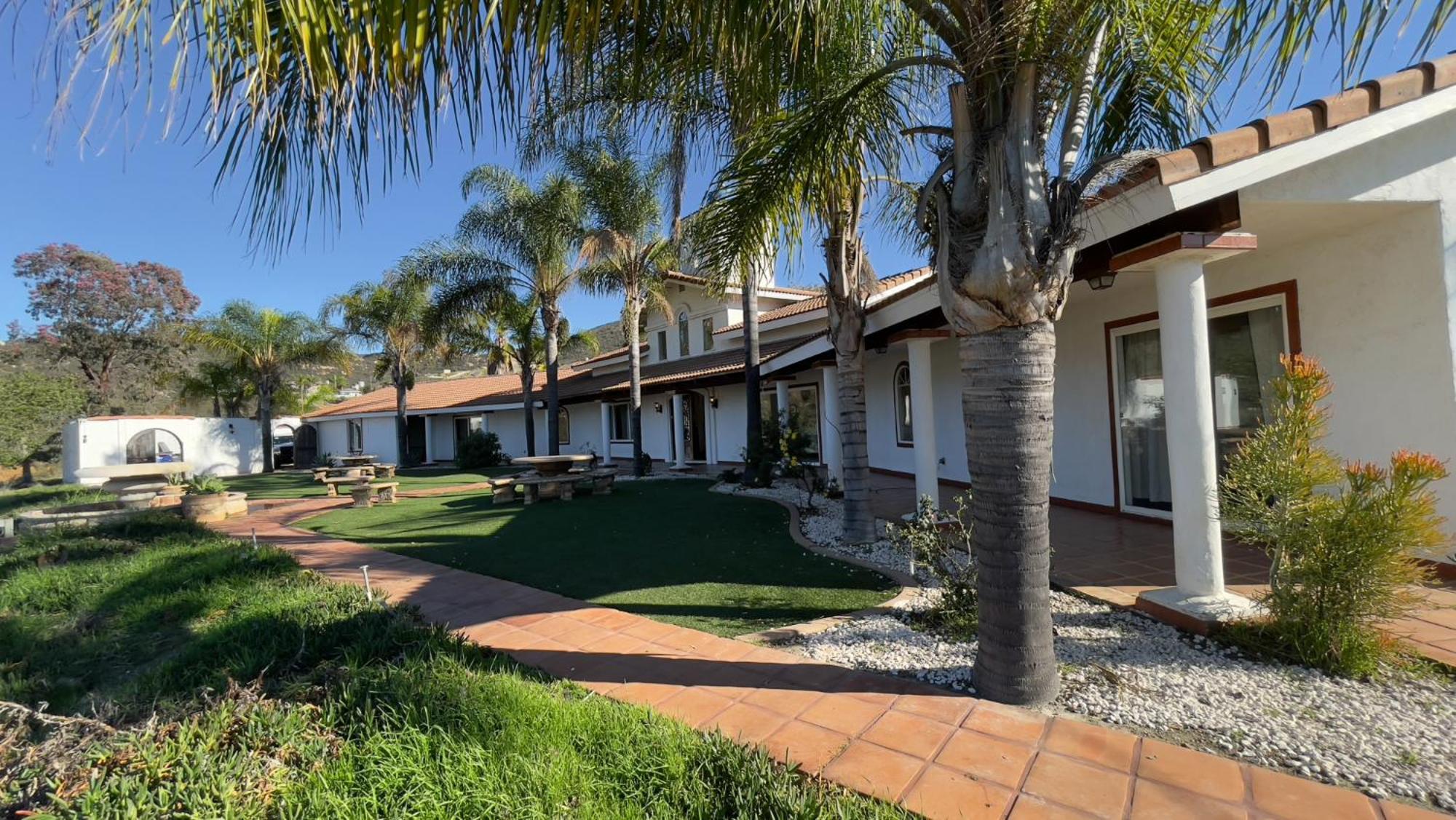 Private Home On 10 Acres - Heated Salt Pool & Jacuzzi, Mountain & City Views, Horseshoes, Basketball, Bbq, Golf Putting, Foosball, Croquet, Bose Stereo, White Cotton Bedding - Hilltop Hacienda, Pool Heat Optional Jamul Luaran gambar